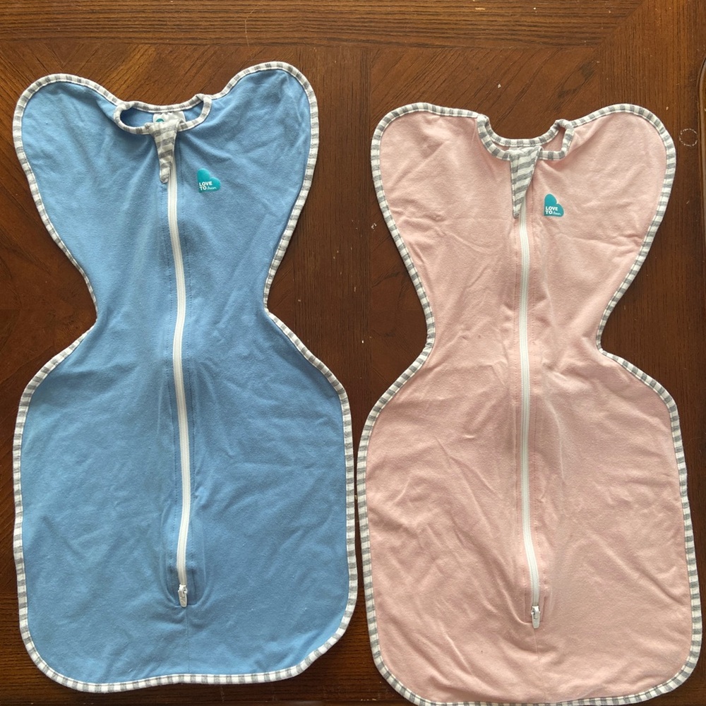 Set of 2 Love to Dream Swaddles (size small)